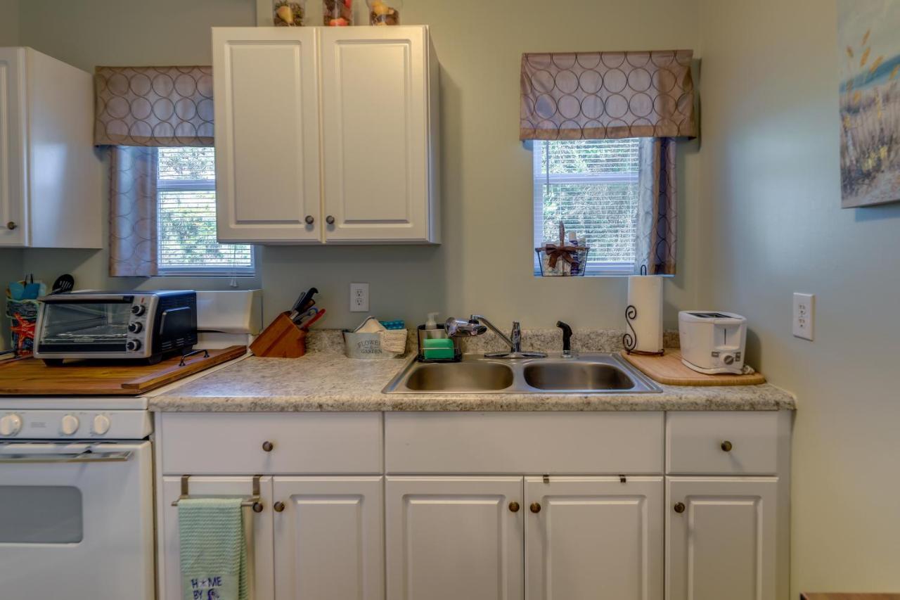 Sneads Ferry Vacation Rental Studio With Water Views المظهر الخارجي الصورة