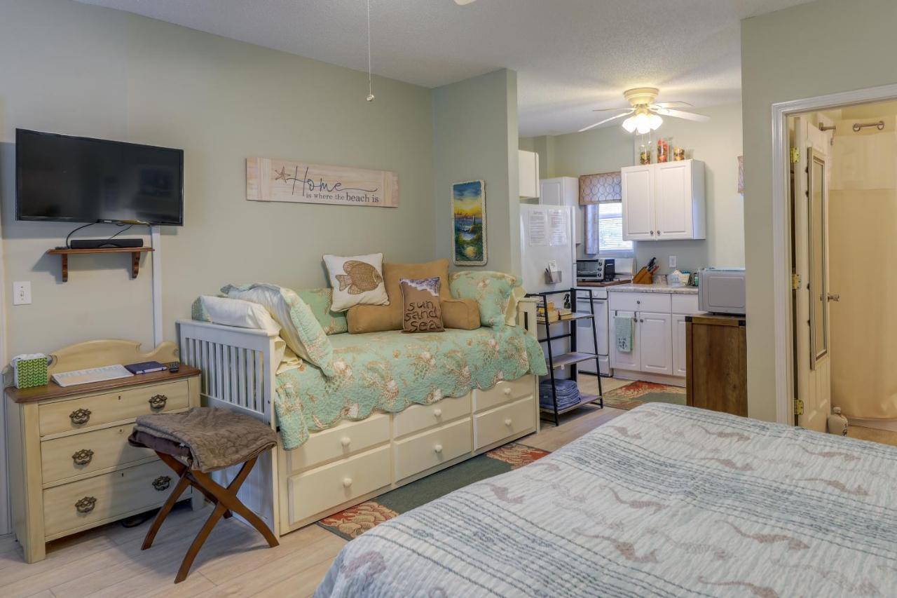 Sneads Ferry Vacation Rental Studio With Water Views المظهر الخارجي الصورة